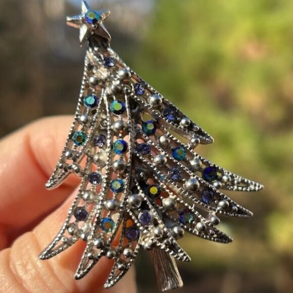 HOLIDAY🎄🎄SILVER STARRS Silver AB Rhinestone Tree BROOCH - Picture 1 of 9